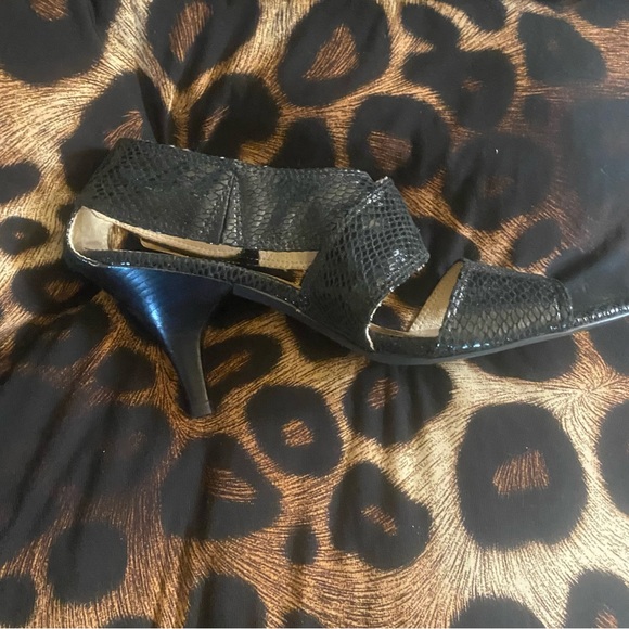 Michael Kors Beverly snakeskin heels - Picture 5 of 16